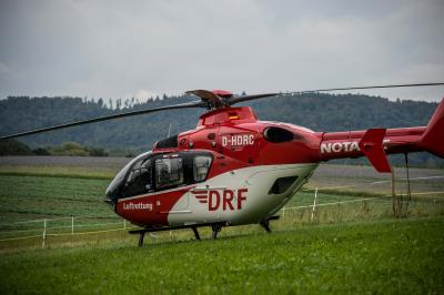 Backnang: Auto landet im Bachbett 